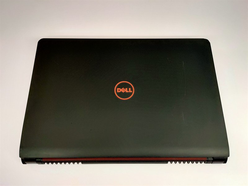 Dell 5577 i5-7300HQ Ram 8G Ổ 256G GTX-1050 FHD