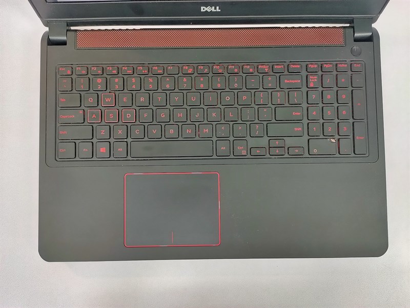 Dell 5577 i5-7300HQ Ram 8G Ổ 256G GTX-1050 FHD