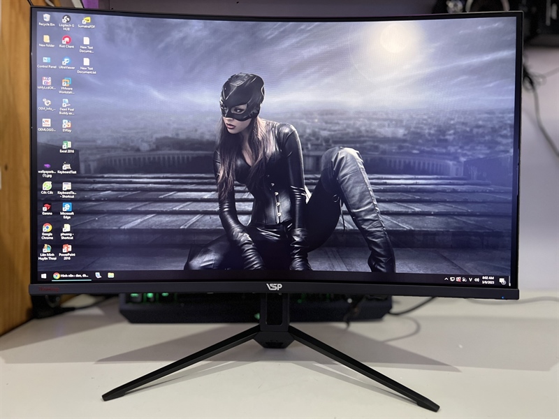 Màn hình VSP cong 2406 Cuver LED Monitor 24 inch VL24 trắng