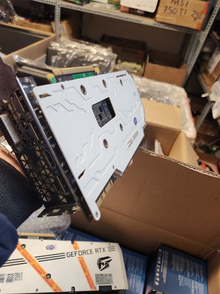 Vga GaLAX GTX1080 8G trắng ngọc trinh